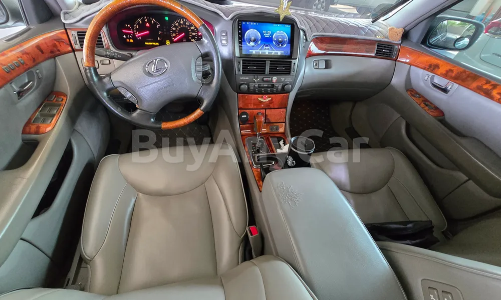 Vehicle photo 7