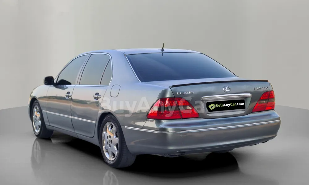 Vehicle photo 2