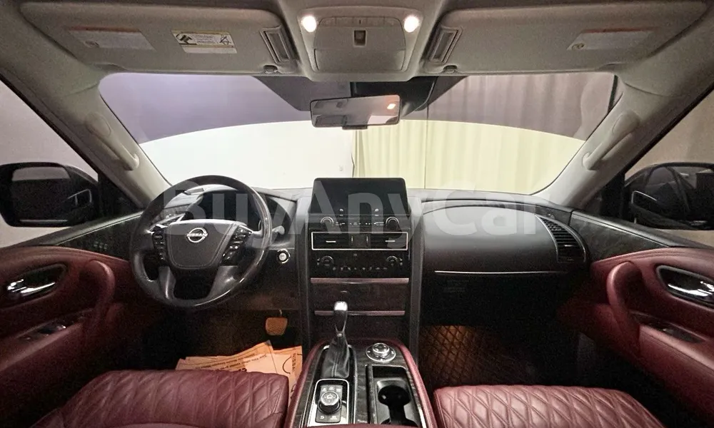 Vehicle photo 8