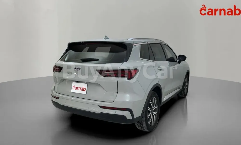 Vehicle photo 6
