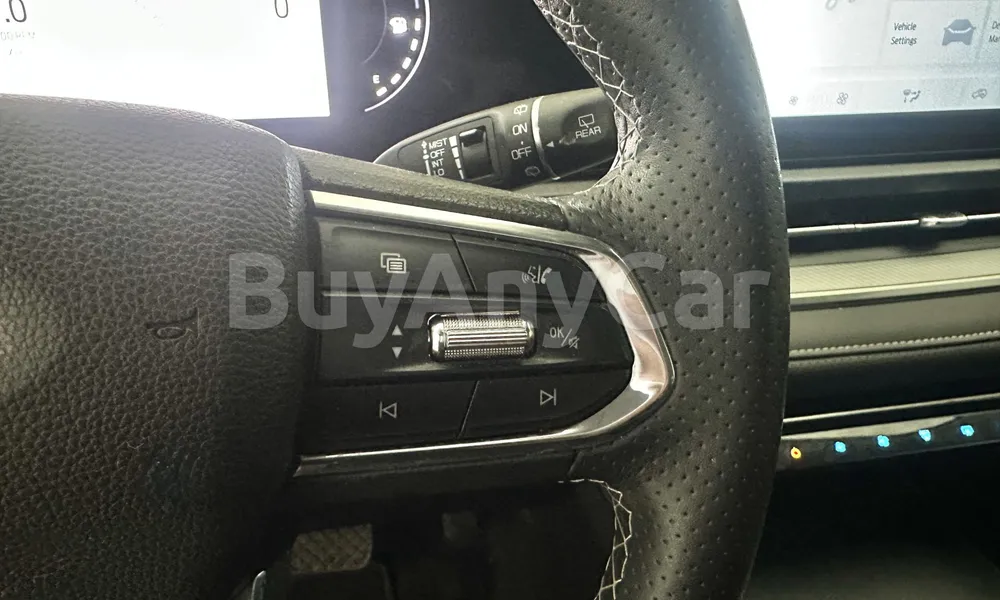 Vehicle photo 11