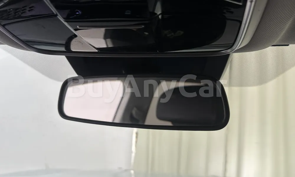Vehicle photo 14