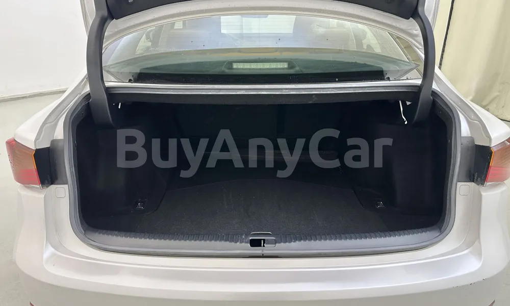 Vehicle photo 15