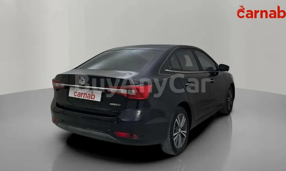 Vehicle photo 9