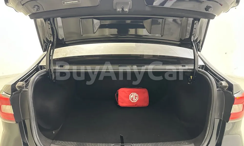 Vehicle photo 13