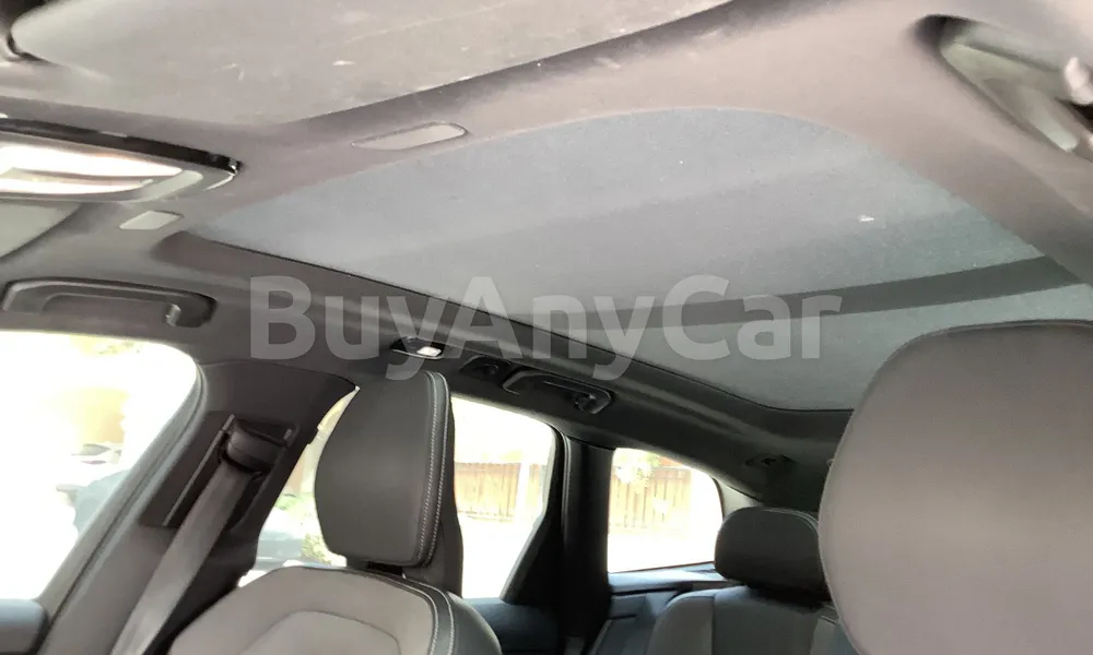 Vehicle photo 10