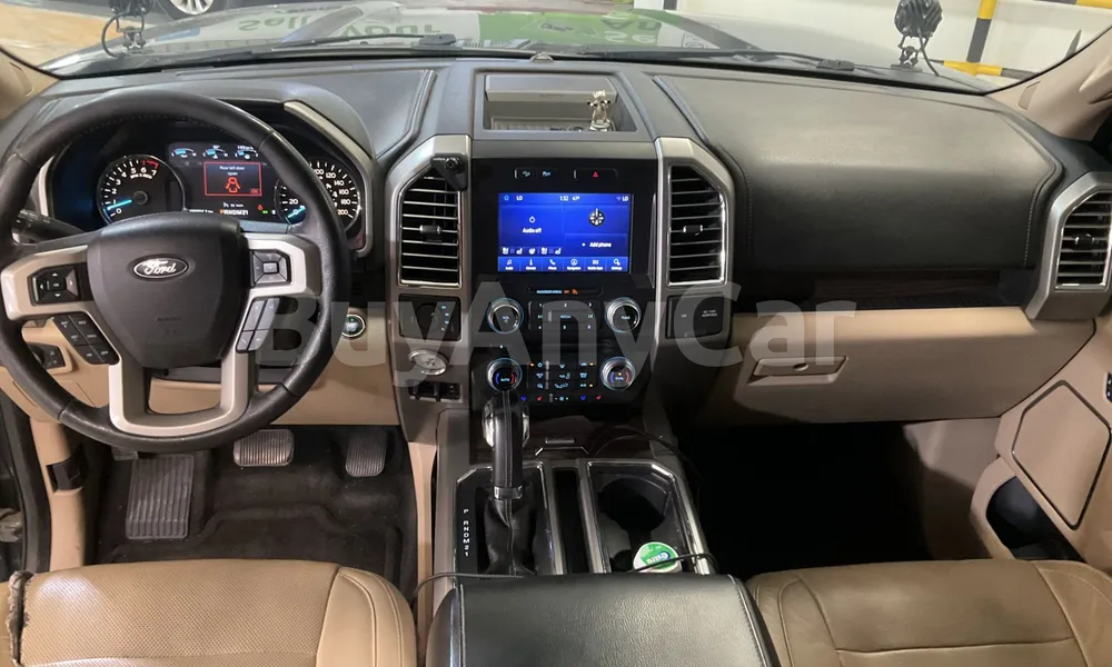 Vehicle photo 8