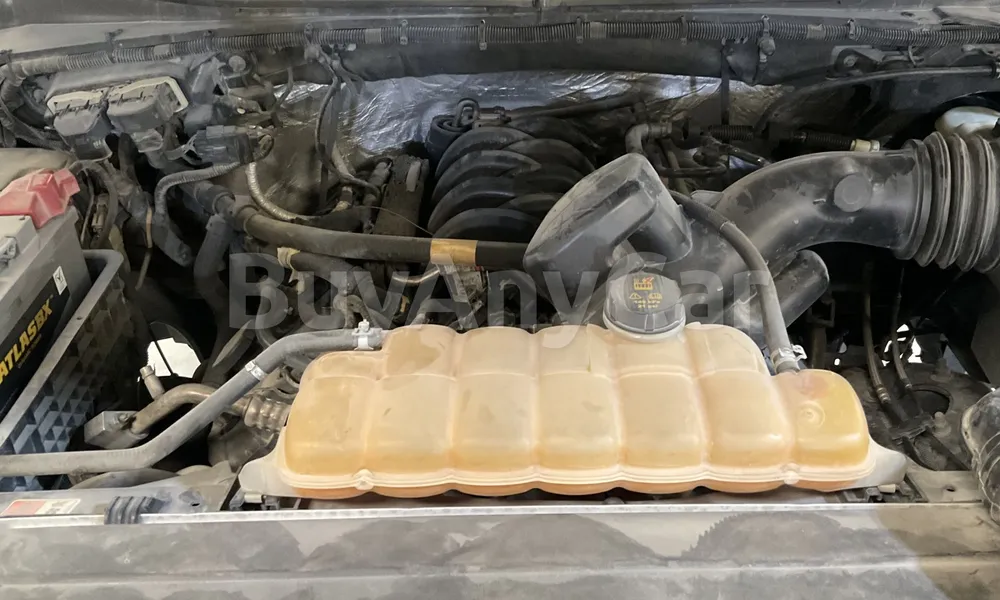 Vehicle photo 6