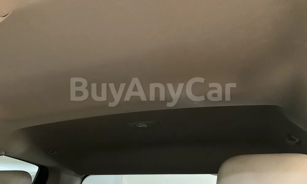 Vehicle photo 9