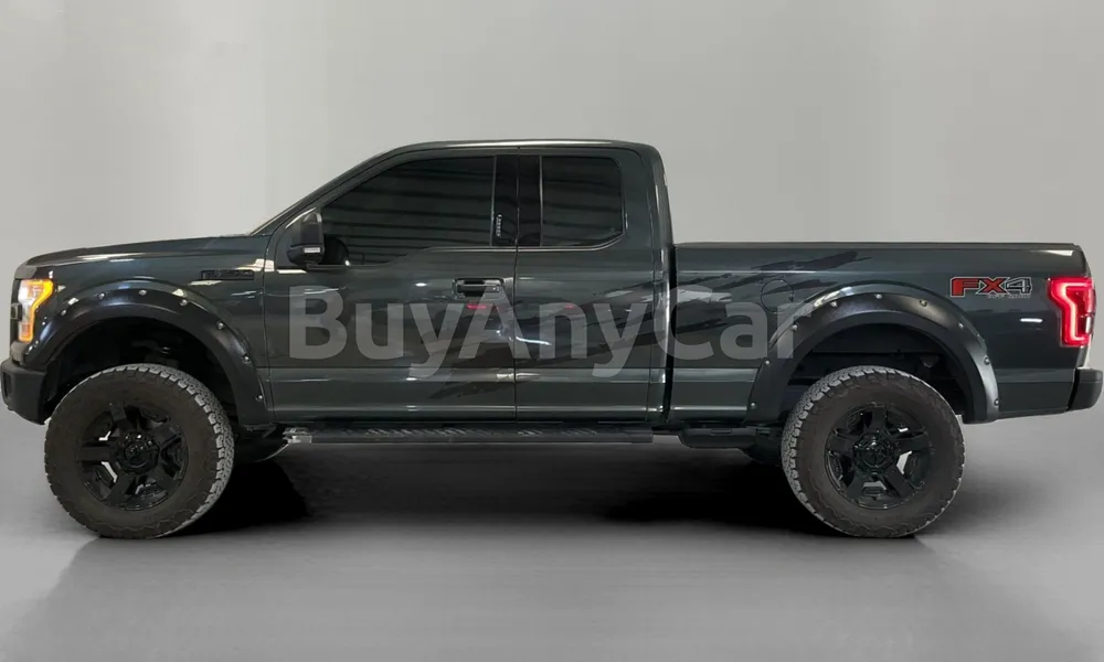 Vehicle photo 4