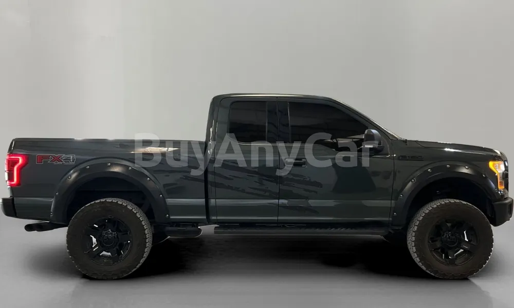 Vehicle photo 3