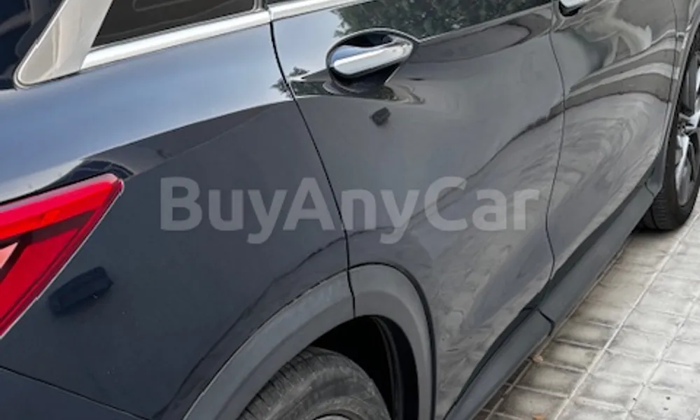Vehicle photo 4