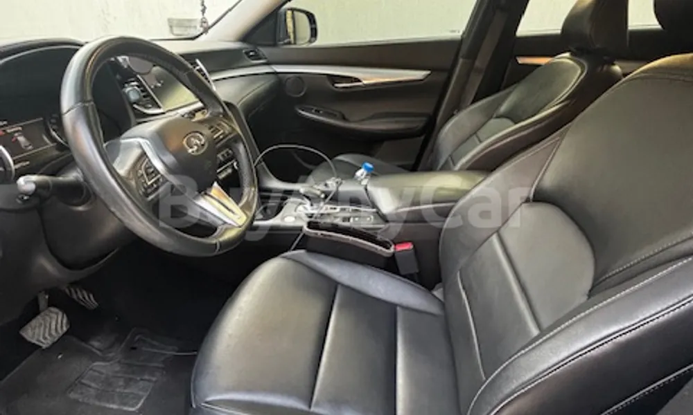 Vehicle photo 5