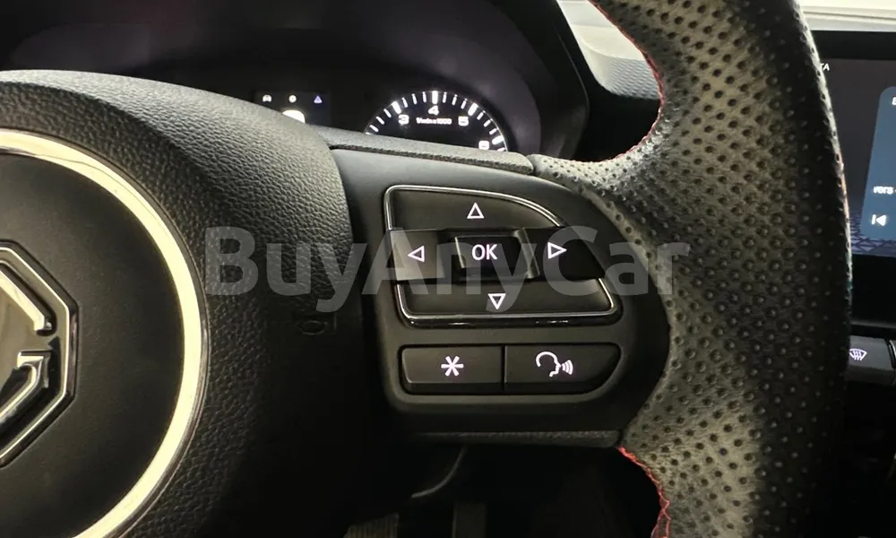 Vehicle photo 17