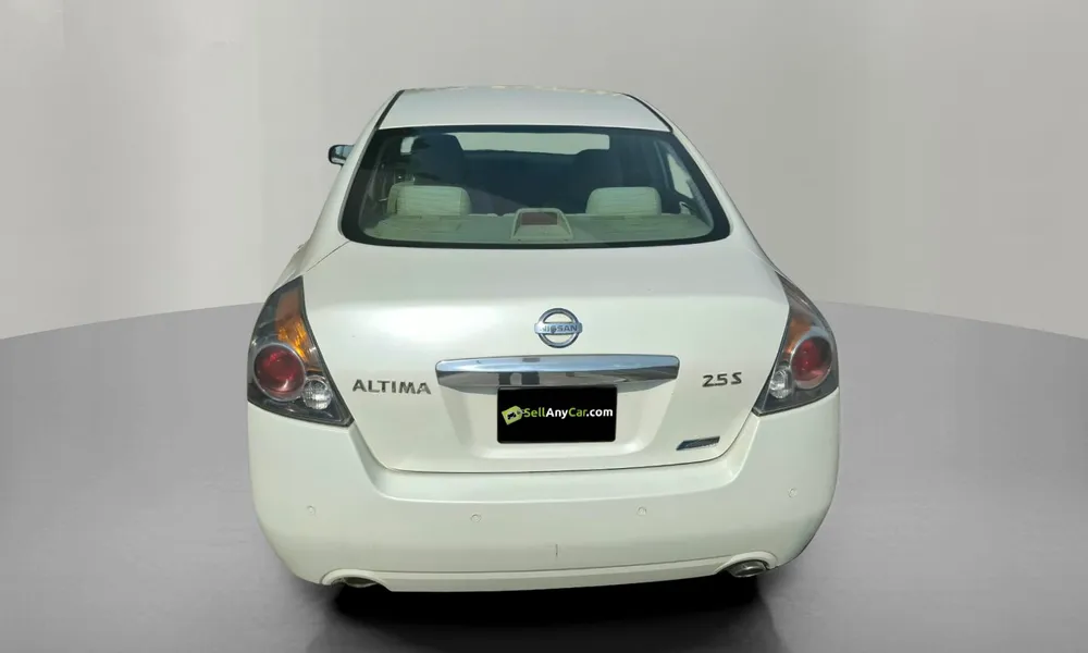Vehicle photo 2