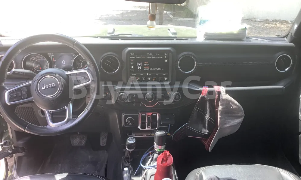Vehicle photo 8