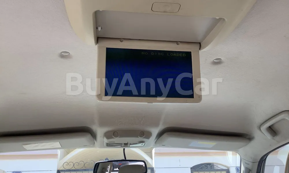 Vehicle photo 9