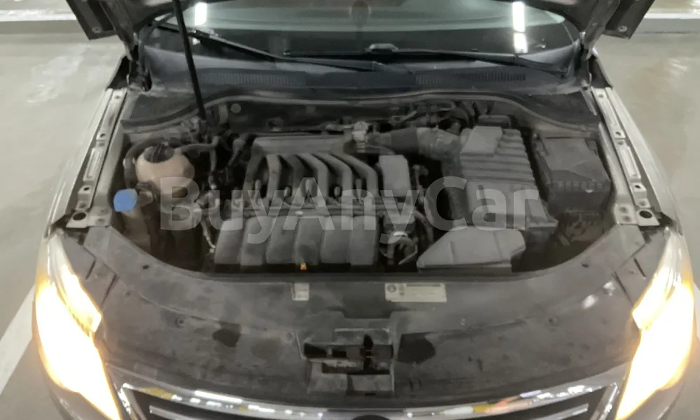 Vehicle photo 6