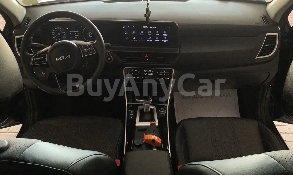 Vehicle photo 8