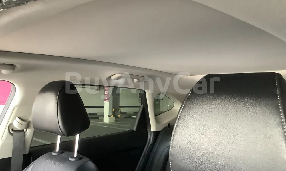 Vehicle photo 9