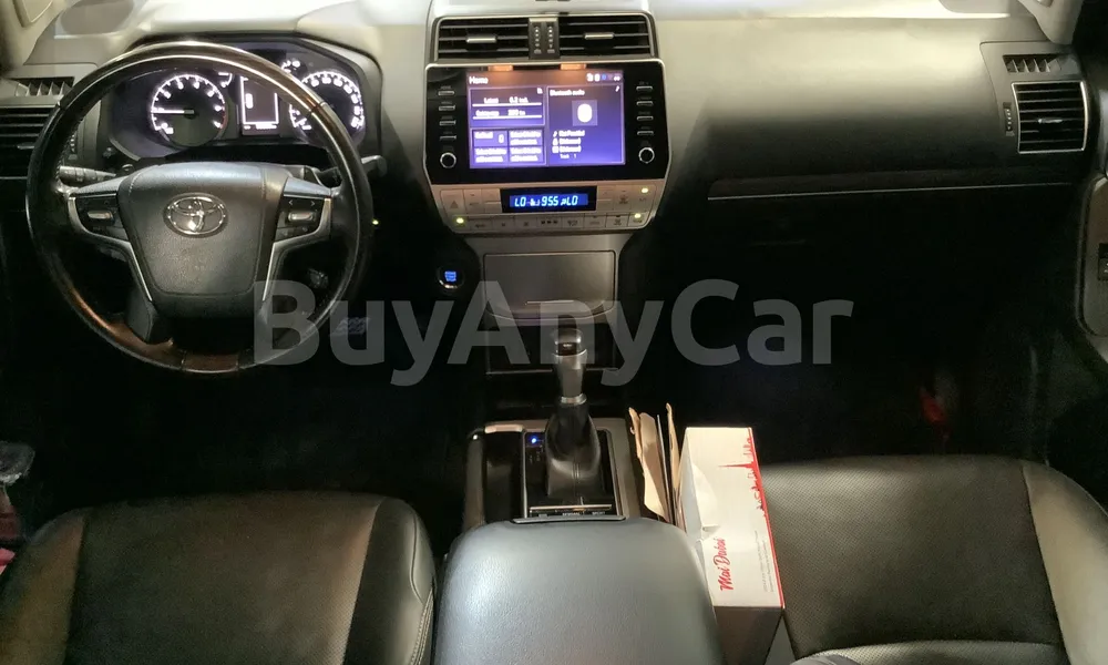 Vehicle photo 8