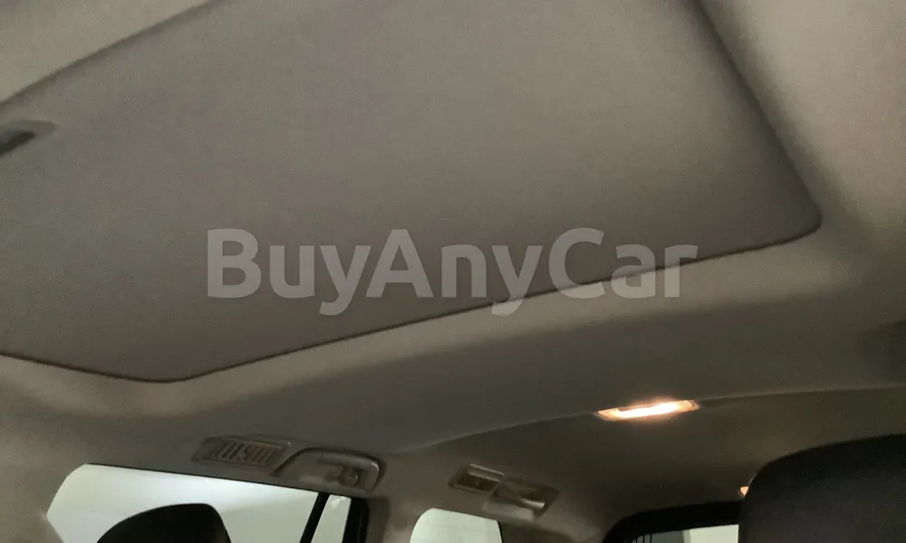 Vehicle photo 9