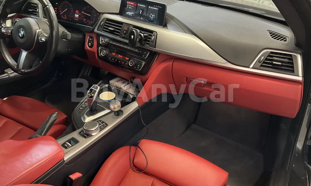 Vehicle photo 9