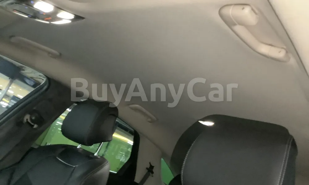 Vehicle photo 9