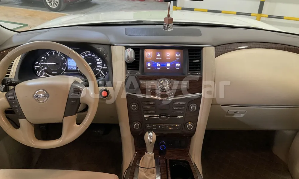 Vehicle photo 8