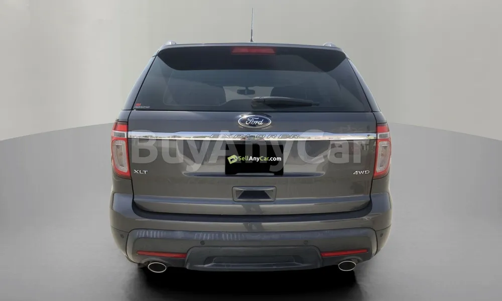 Vehicle photo 2