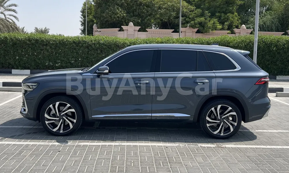 Vehicle photo 4
