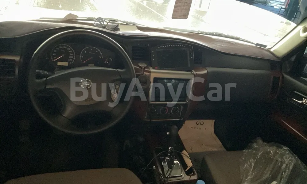Vehicle photo 8