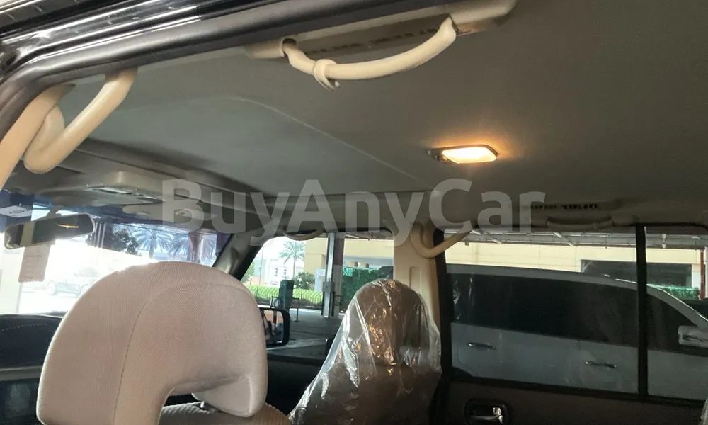 Vehicle photo 9