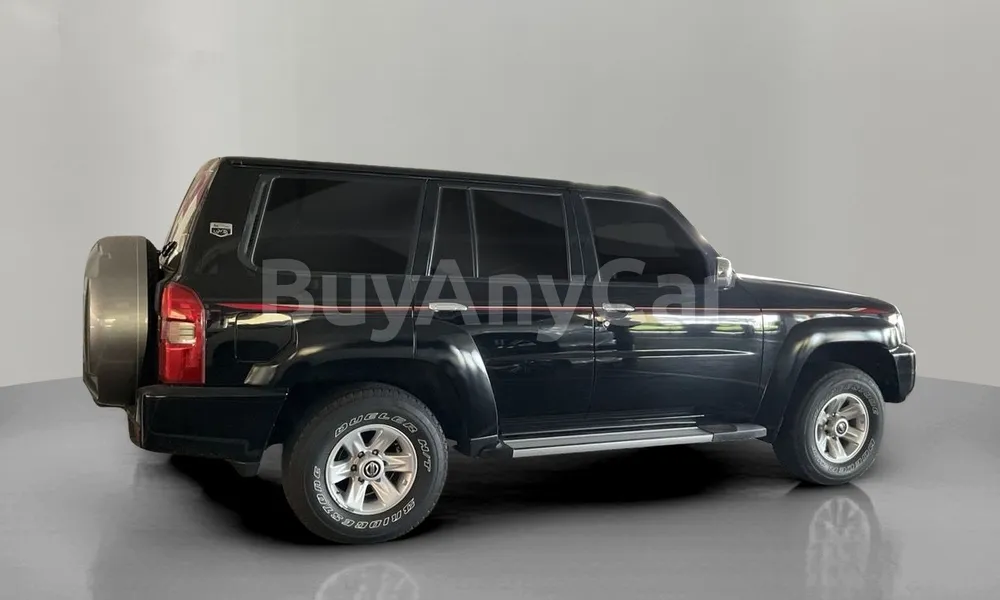 Vehicle photo 3