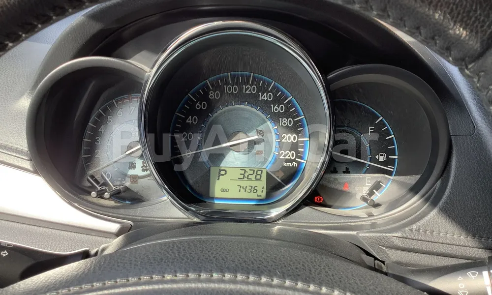 Vehicle photo 9