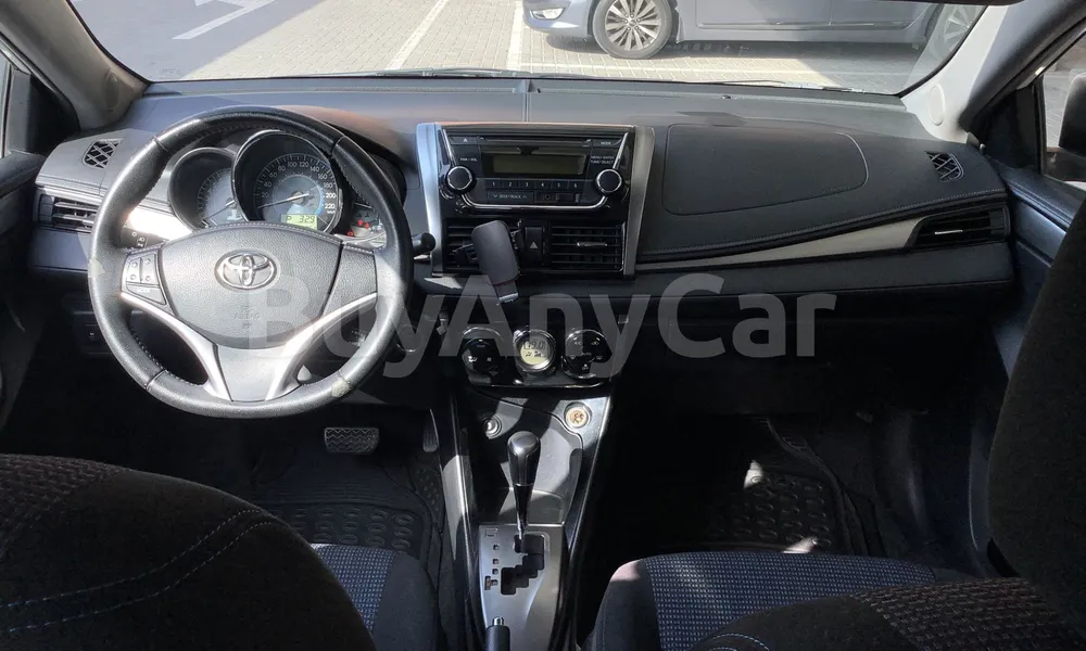 Vehicle photo 8
