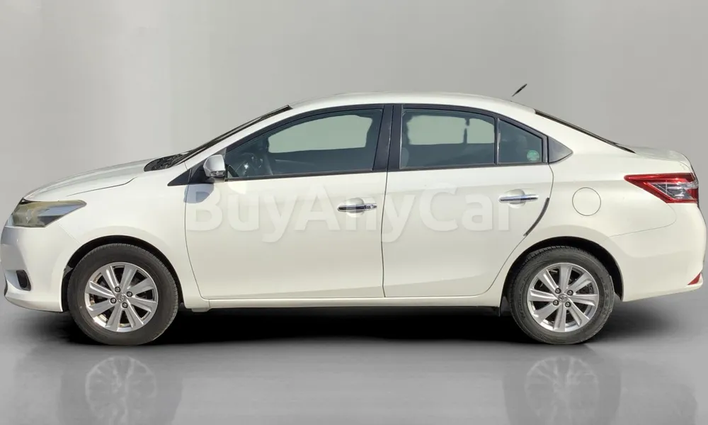 Vehicle photo 3