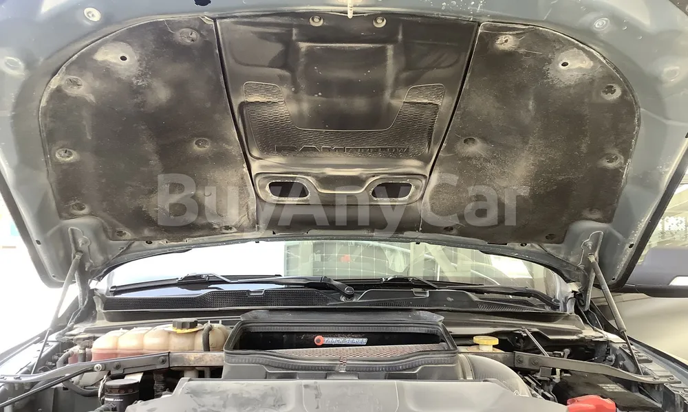 Vehicle photo 7