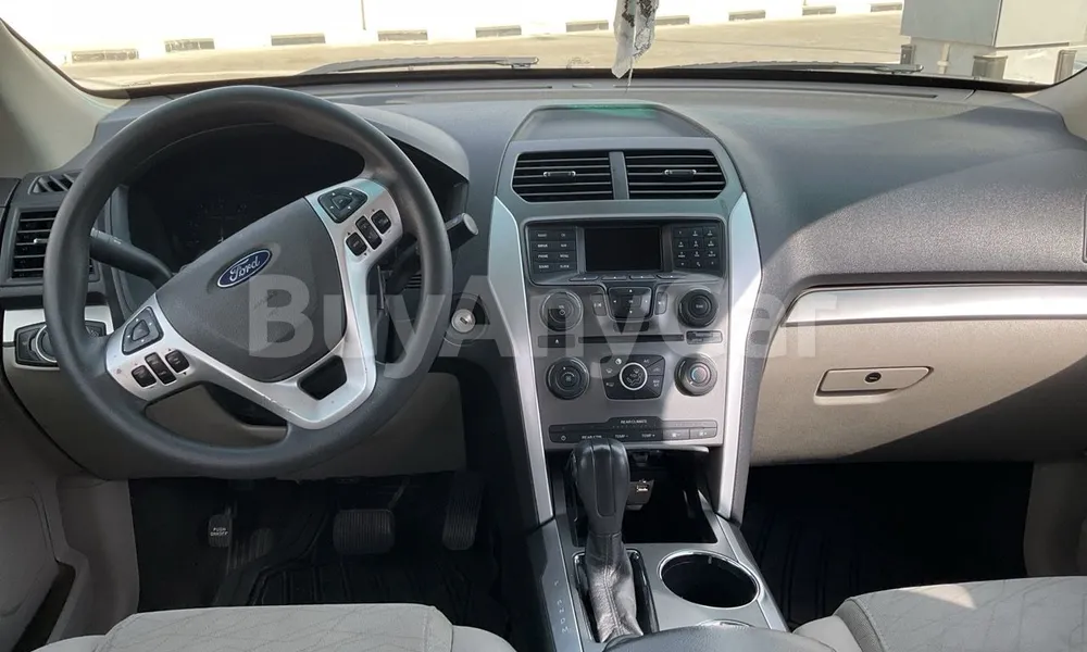 Vehicle photo 8