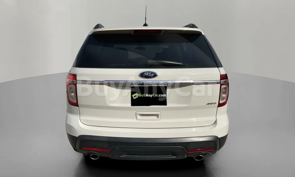 Vehicle photo 2