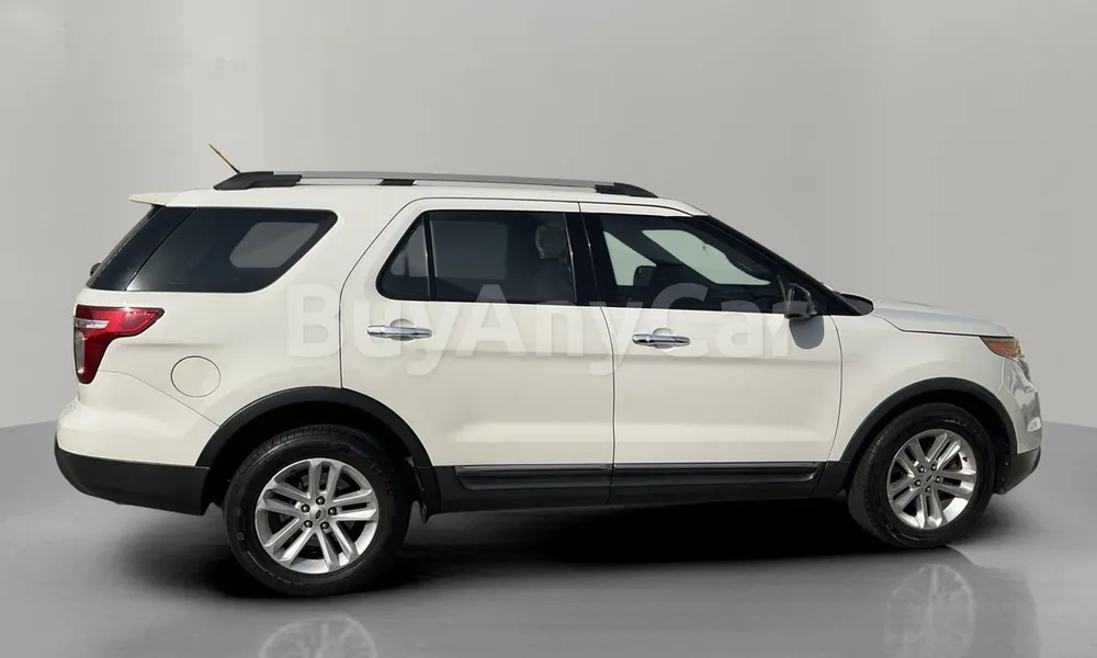 Vehicle photo 3