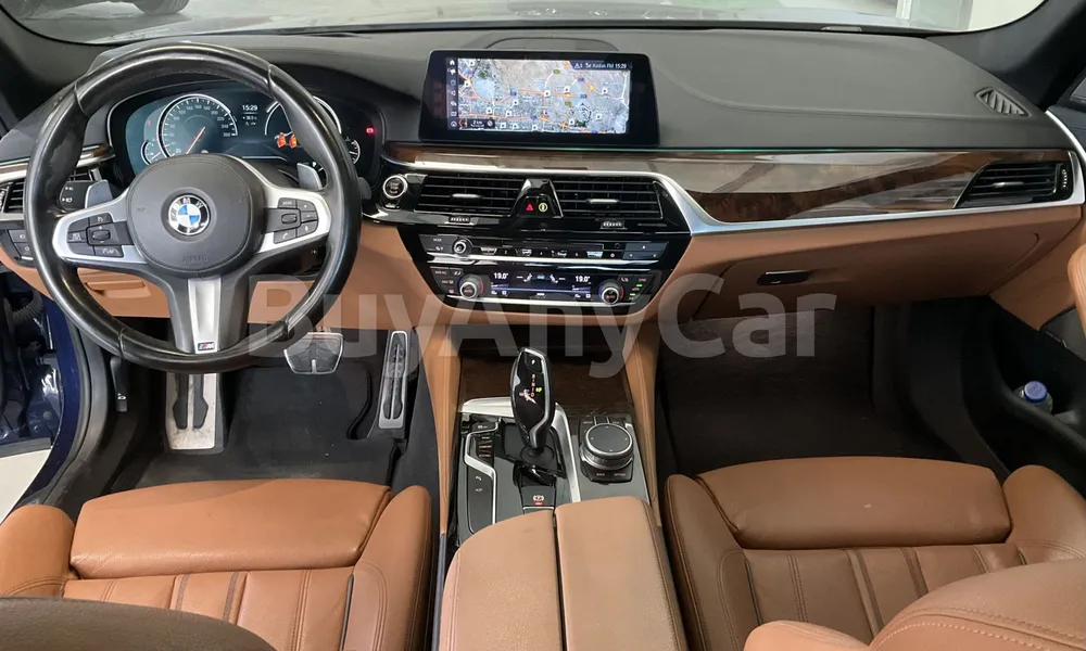 Vehicle photo 7