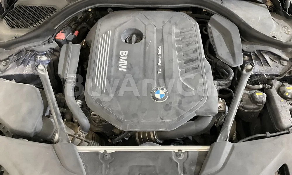 Vehicle photo 6
