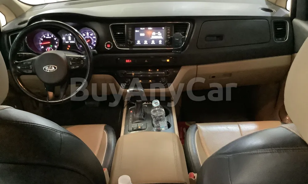 Vehicle photo 9