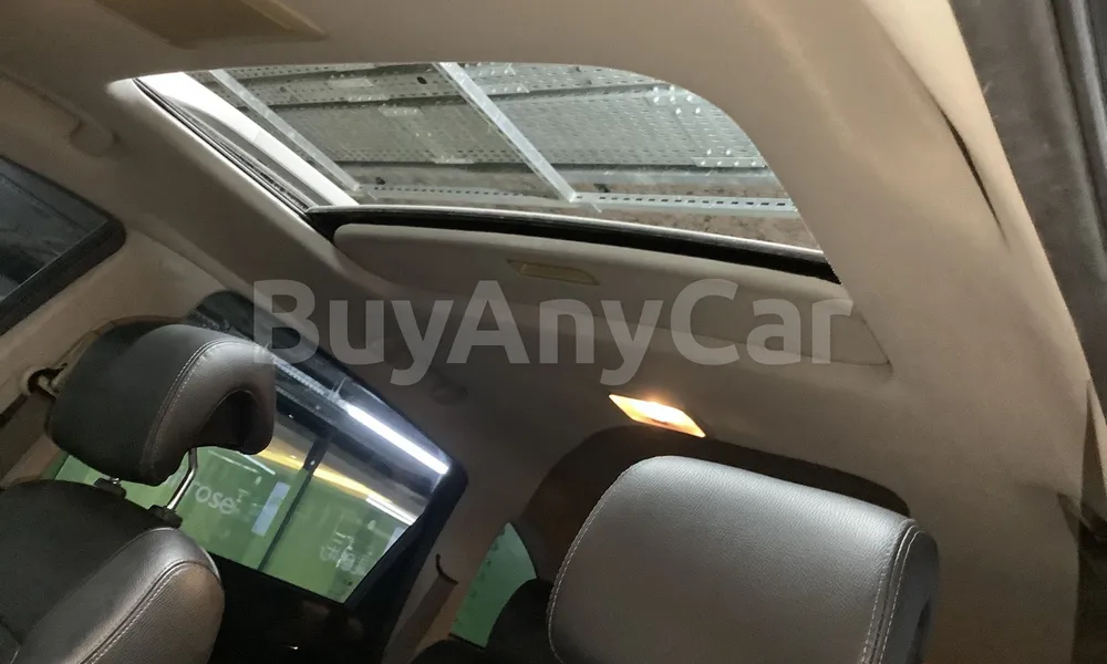 Vehicle photo 9
