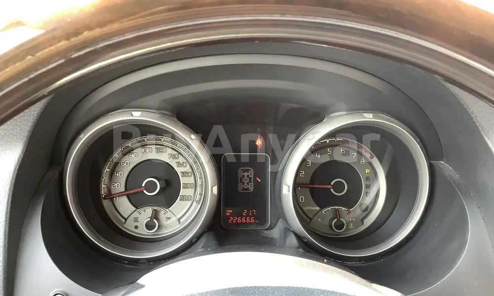 Vehicle photo 7