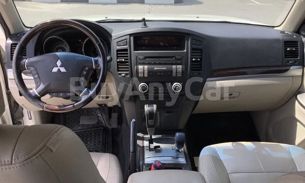Vehicle photo 9