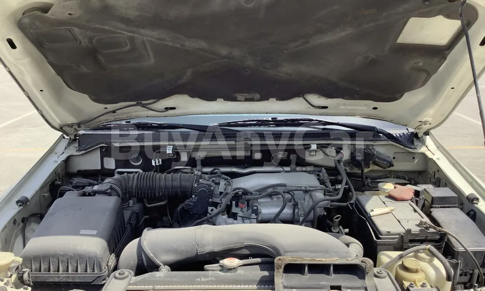 Vehicle photo 6