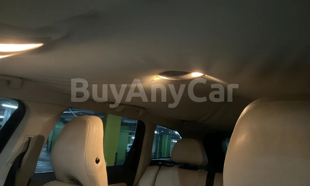 Vehicle photo 9