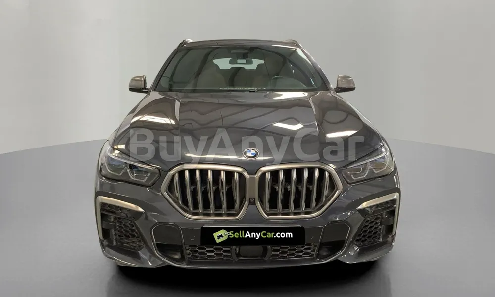 Vehicle photo 1